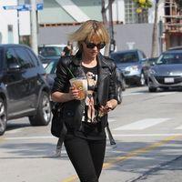 Mena Suvari departs Urth Caffe on Melrose Avenue | Picture 107071